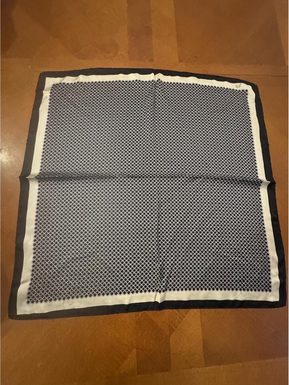 Black and White Geometric Pattern Square Scarf